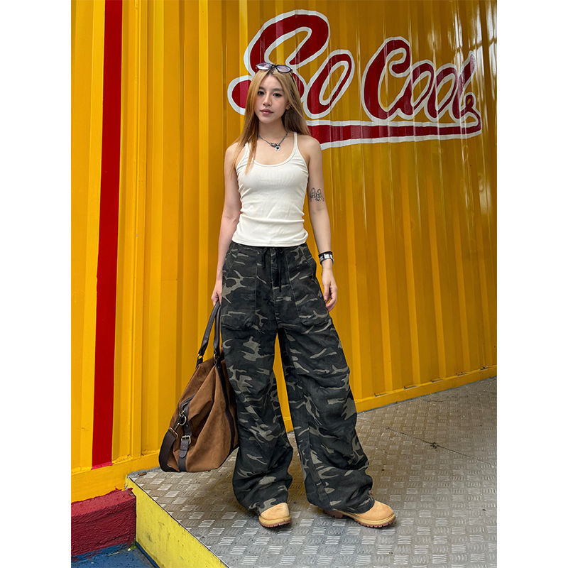 Straight Pleated Camouflage Jeans